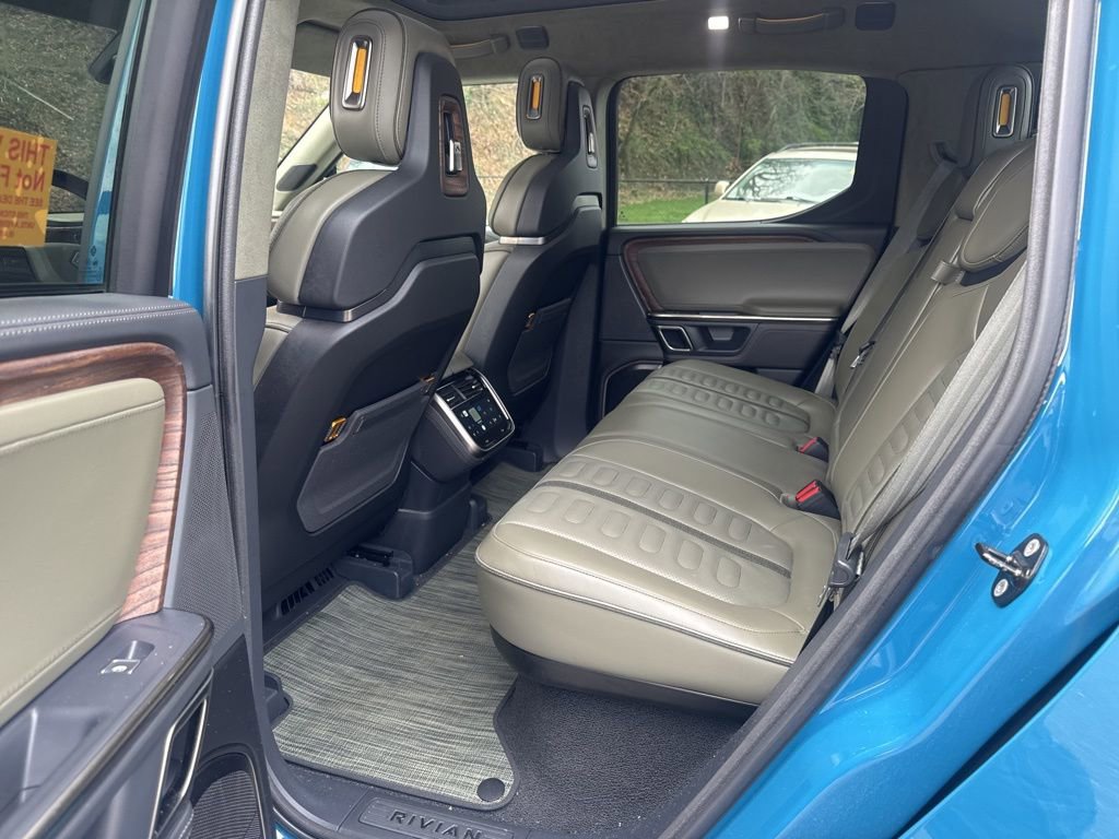 Used 2022 Rivian R1T Adventure image 17