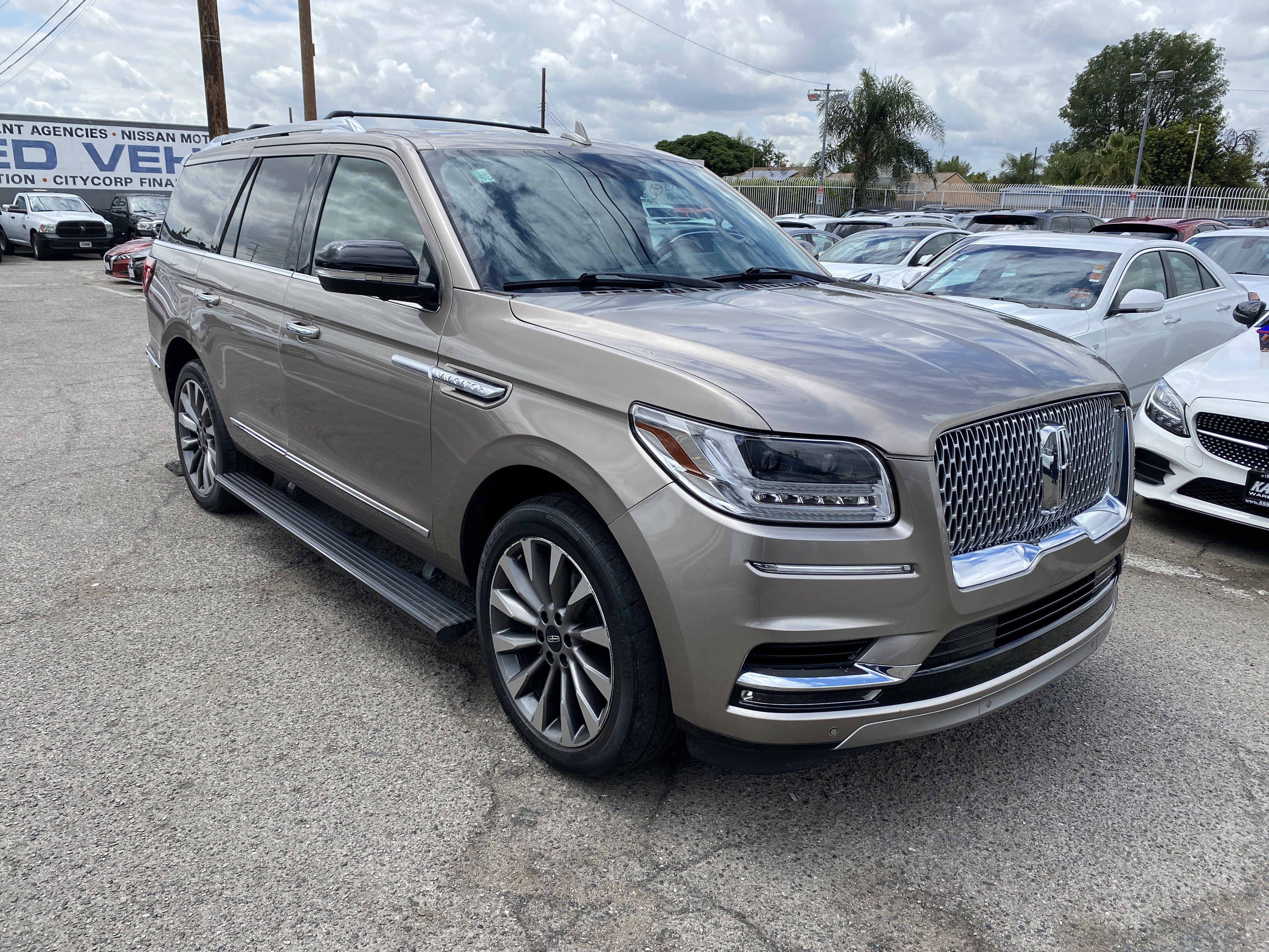 Used 2019 Lincoln Navigator Select w/ Cargo Package RWD image 9