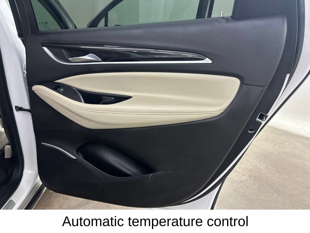Used 2021 Buick Enclave Premium w/ Sun and Sites Package AWD/4WD image 27