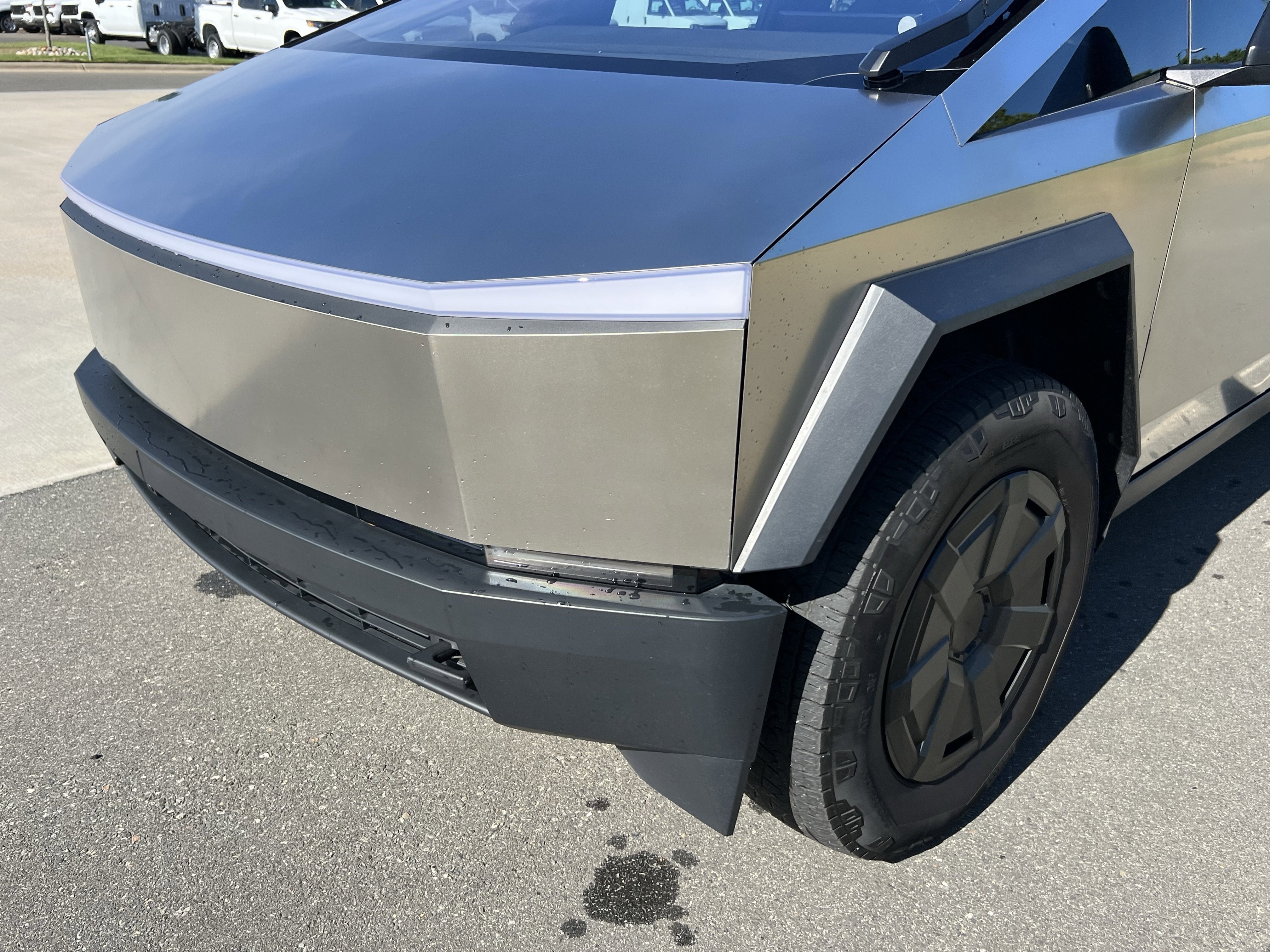 Used 2024 Tesla Cybertruck AWD Crew Cab image 11