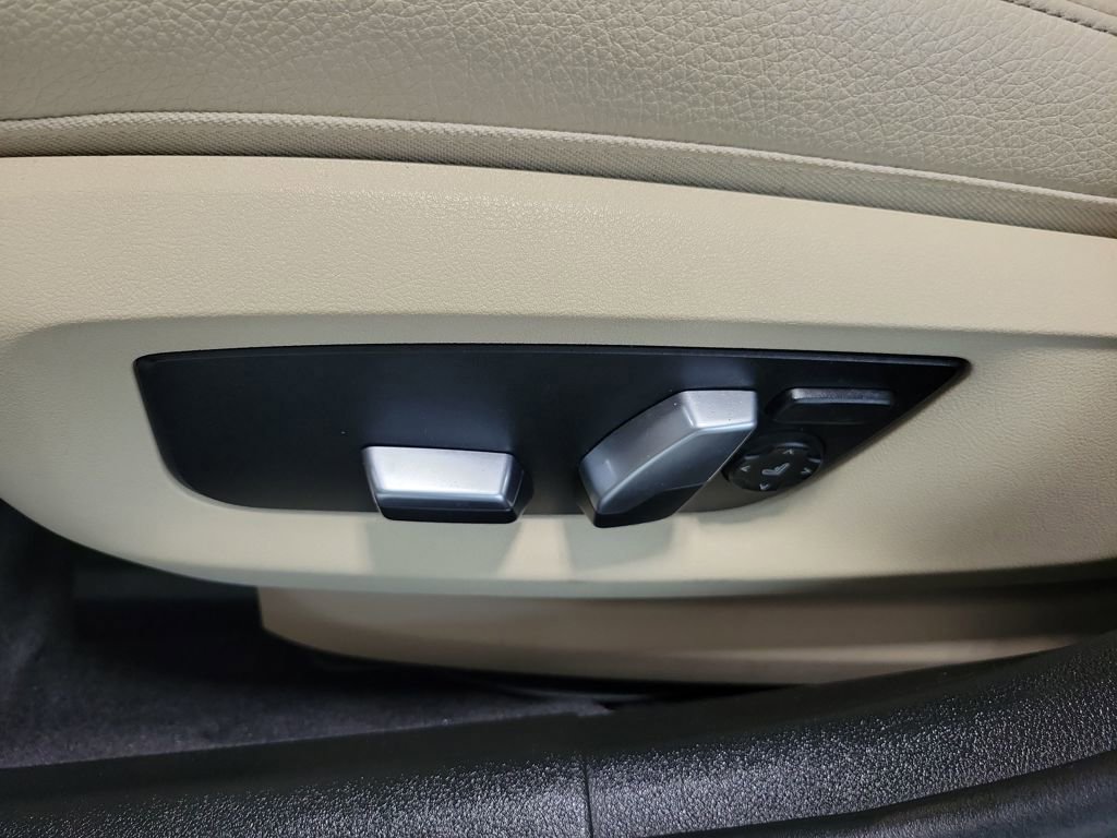 Used 2018 BMW 530i xDrive image 32