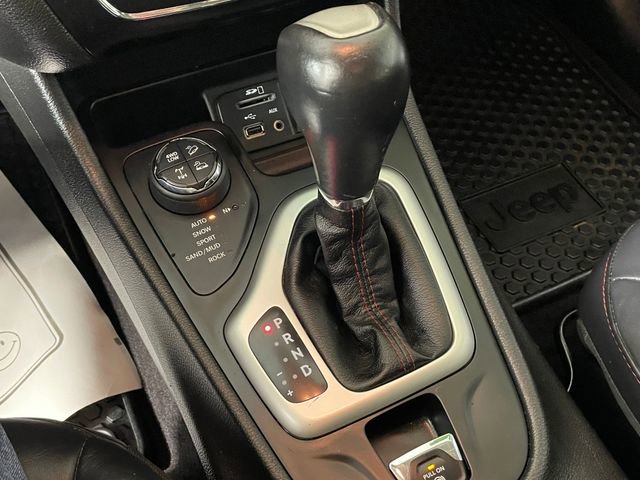 Used 2017 Jeep Cherokee Trailhawk w/ Comfort/Convenience Group image 12