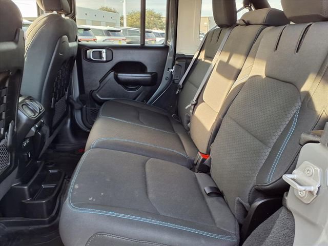 Used 2022 Jeep Wrangler Unlimited Rubicon 4xe image 7