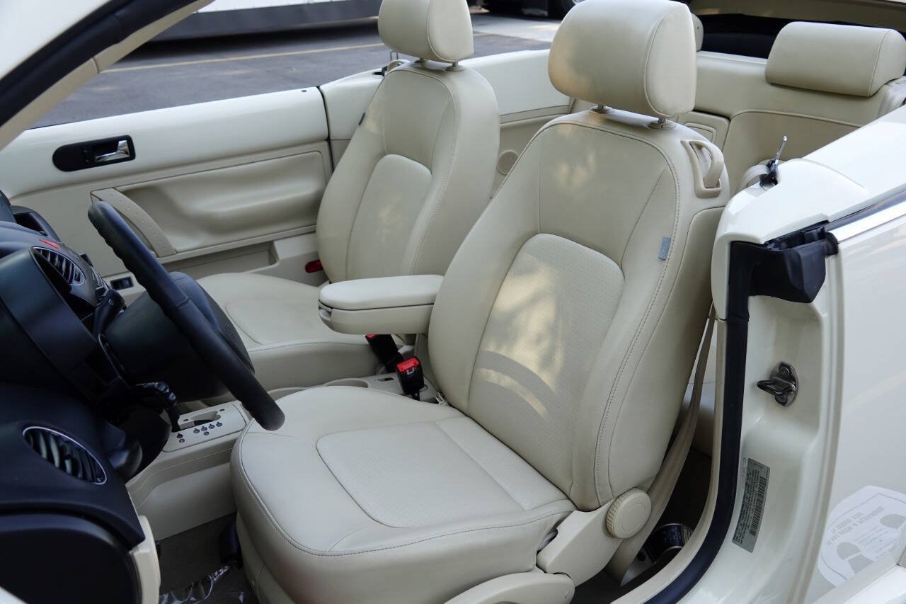 Used 2008 Volkswagen Beetle SE FWD image 59