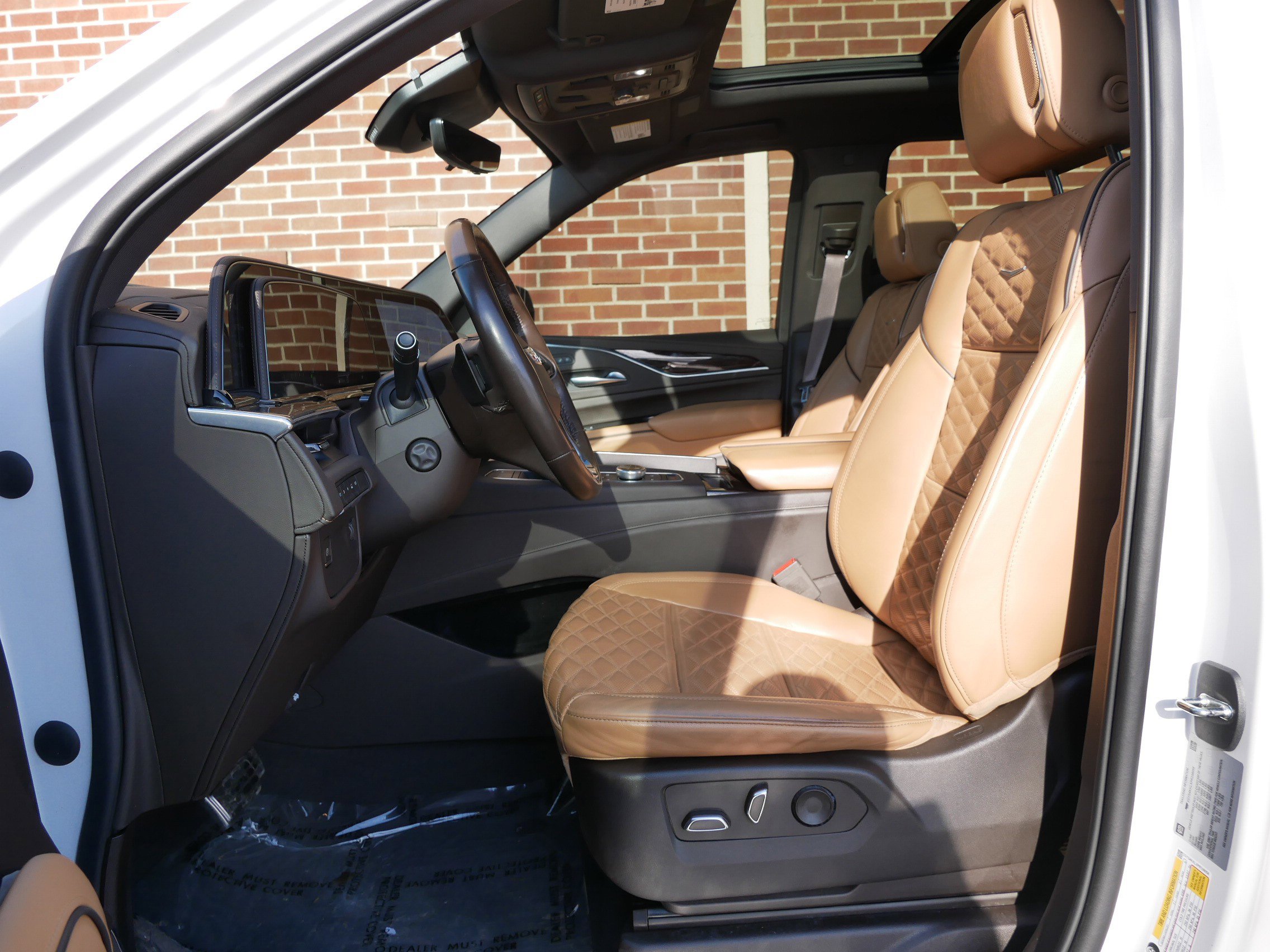 Used 2023 Cadillac Escalade ESV Premium Luxury image 6