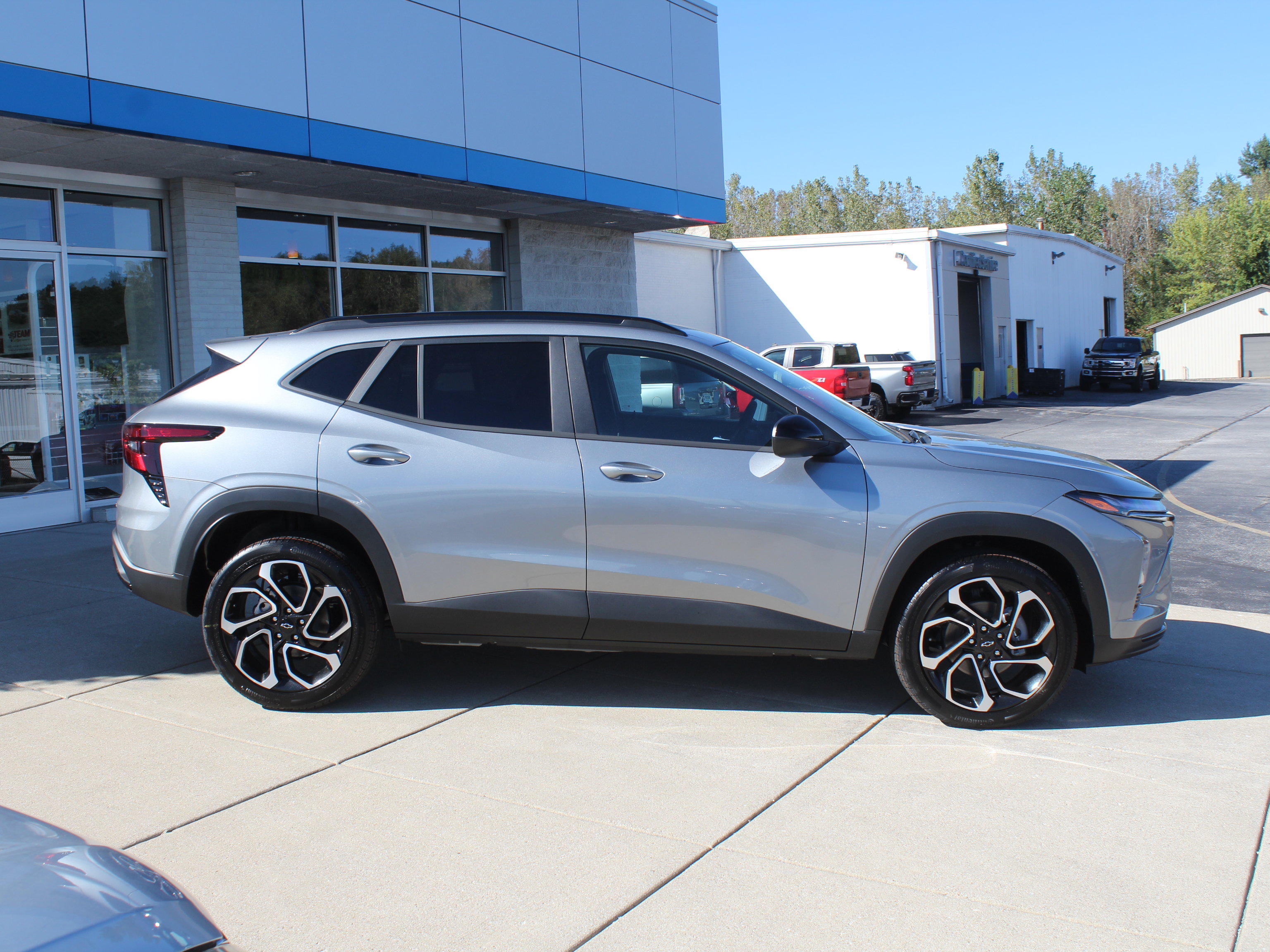 New 2026 Chevrolet Trax RS FWD image 5