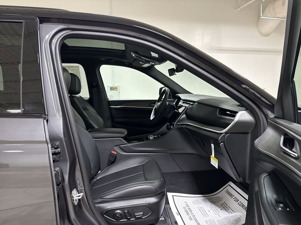 New 2025 Jeep Grand Cherokee Limited image 21