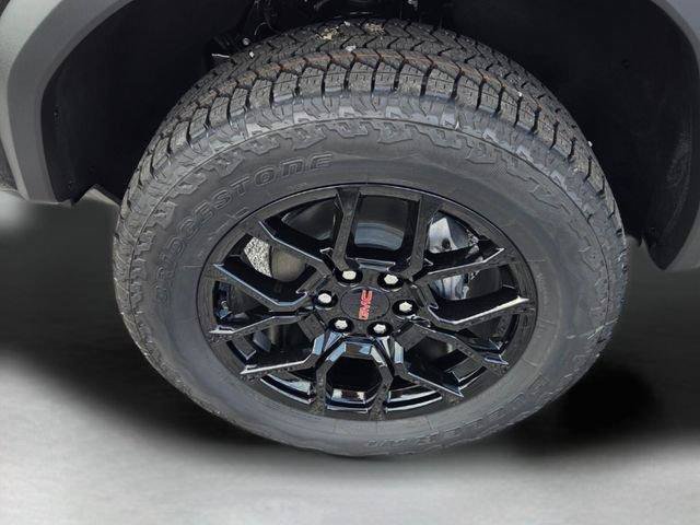 New 2026 GMC Canyon Denali w/ LPO, Denali Black Edition AWD/4WD image 9