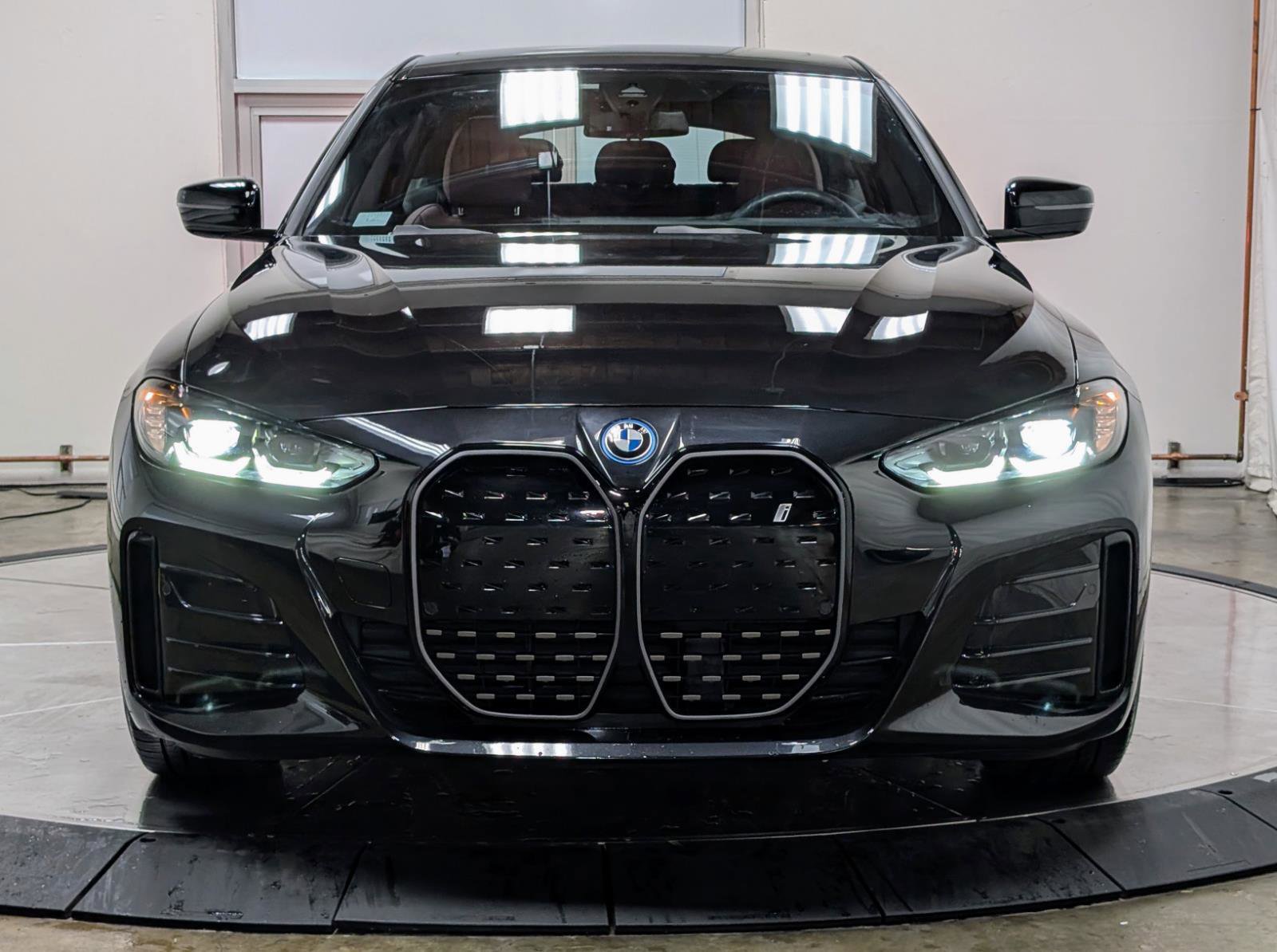 Used 2023 BMW i4 eDrive40 w/ M Sport Package image 3