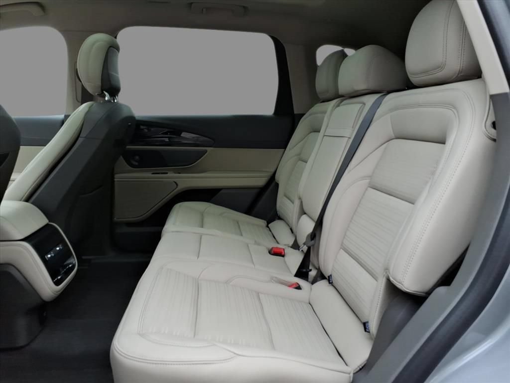 New 2025 Lincoln Nautilus Reserve w/ Jet Appearance Package AWD/4WD image 6
