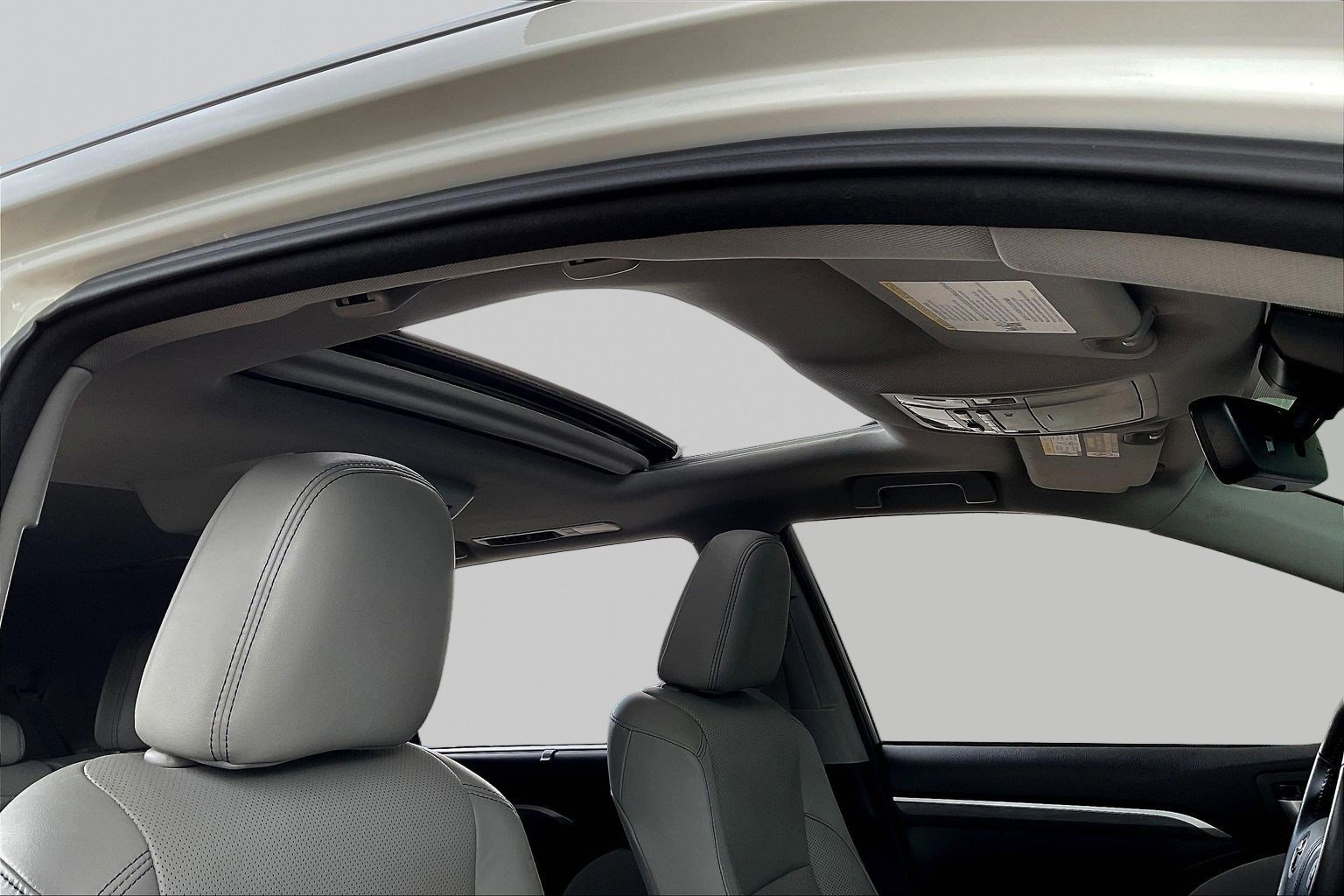 Used 2017 Toyota Highlander Limited image 29