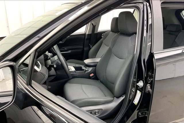 Used 2024 Toyota RAV4 XLE AWD/4WD image 8