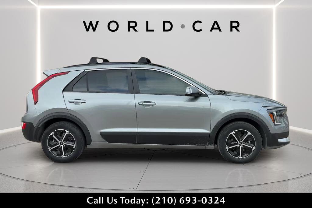 Certified 2025 Kia Niro EX FWD image 7