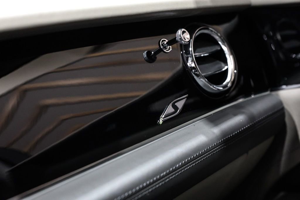 Used 2022 Bentley Bentayga image 48