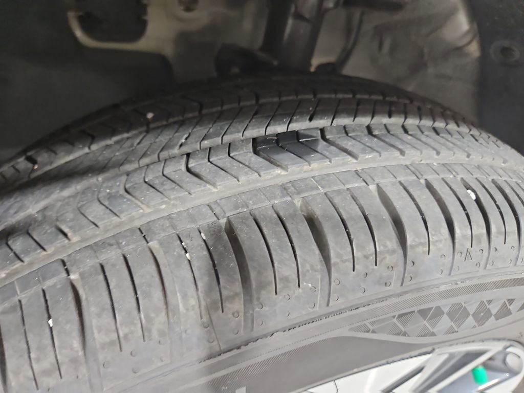 Certified 2025 Hyundai Kona SEL AWD/4WD image 29