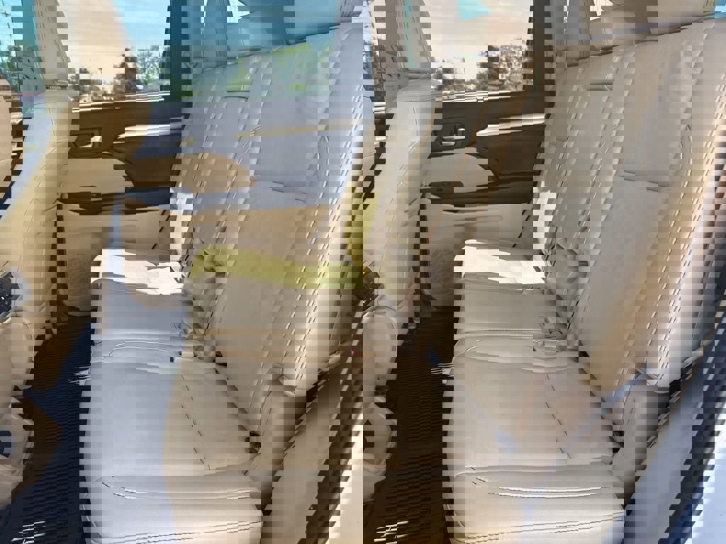 Used 2019 Toyota Highlander XLE AWD/4WD image 10