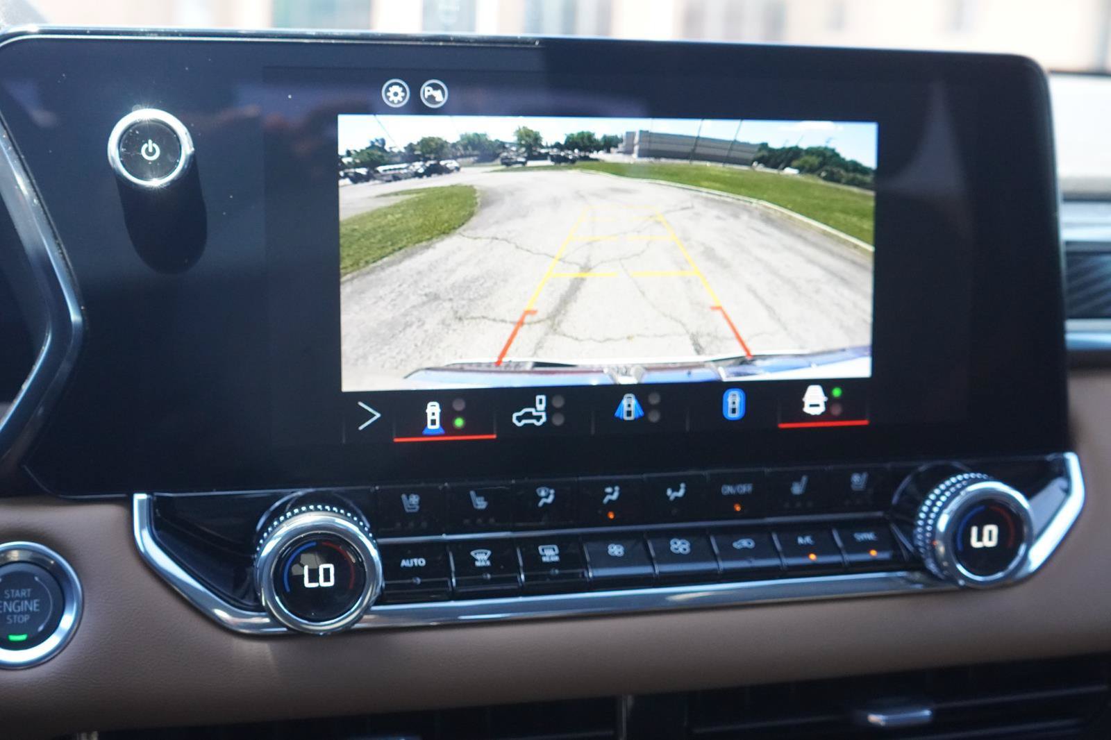 New 2026 GMC Canyon AT4 w/ Technology Plus Package AWD/4WD image 24