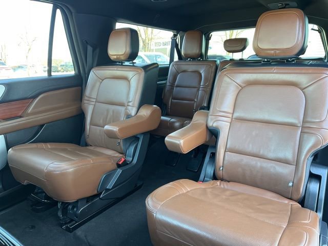 Used 2024 Lincoln Navigator L Reserve image 13