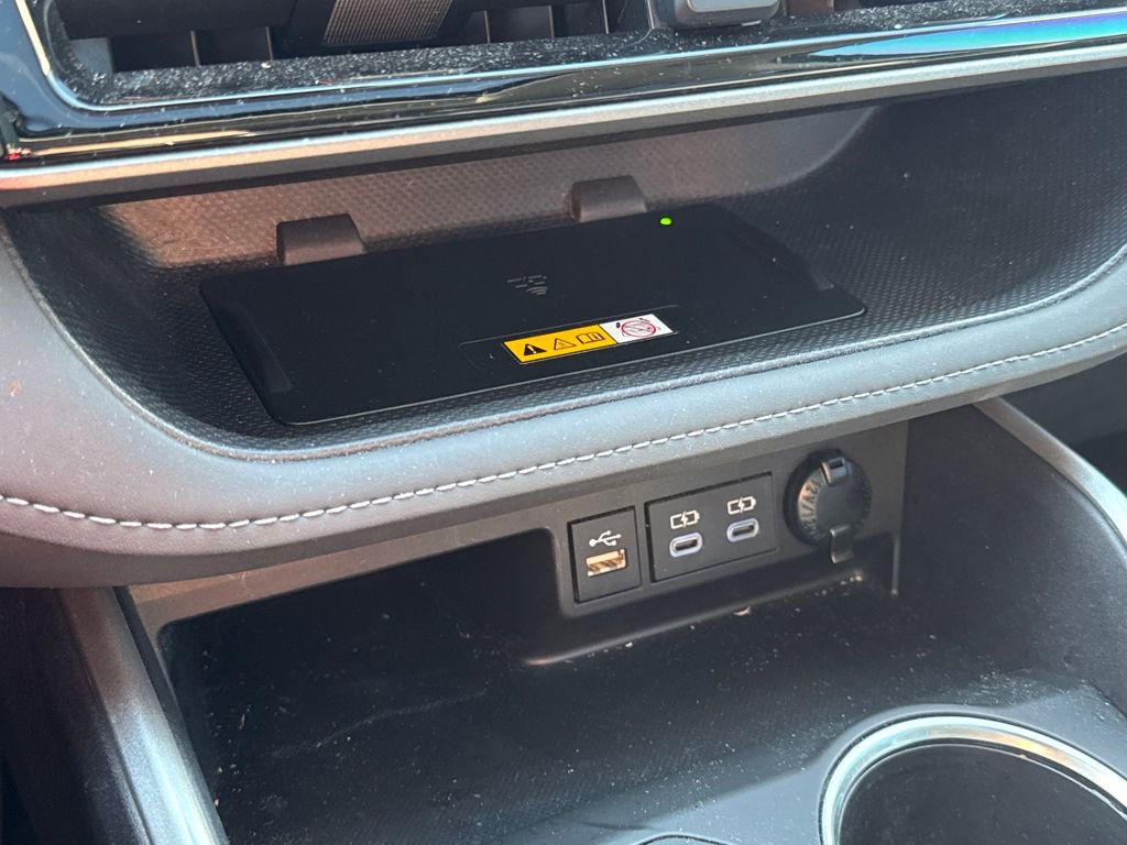 Used 2025 Toyota Highlander XLE image 28