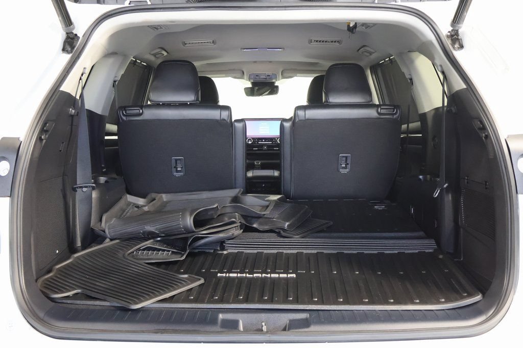 Used 2023 Toyota Highlander Limited AWD/4WD image 14