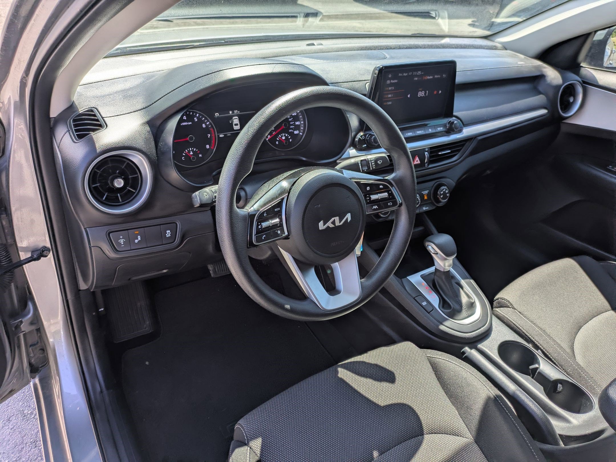 Used 2024 Kia Forte LXS w/ LXS Technology Package FWD image 16