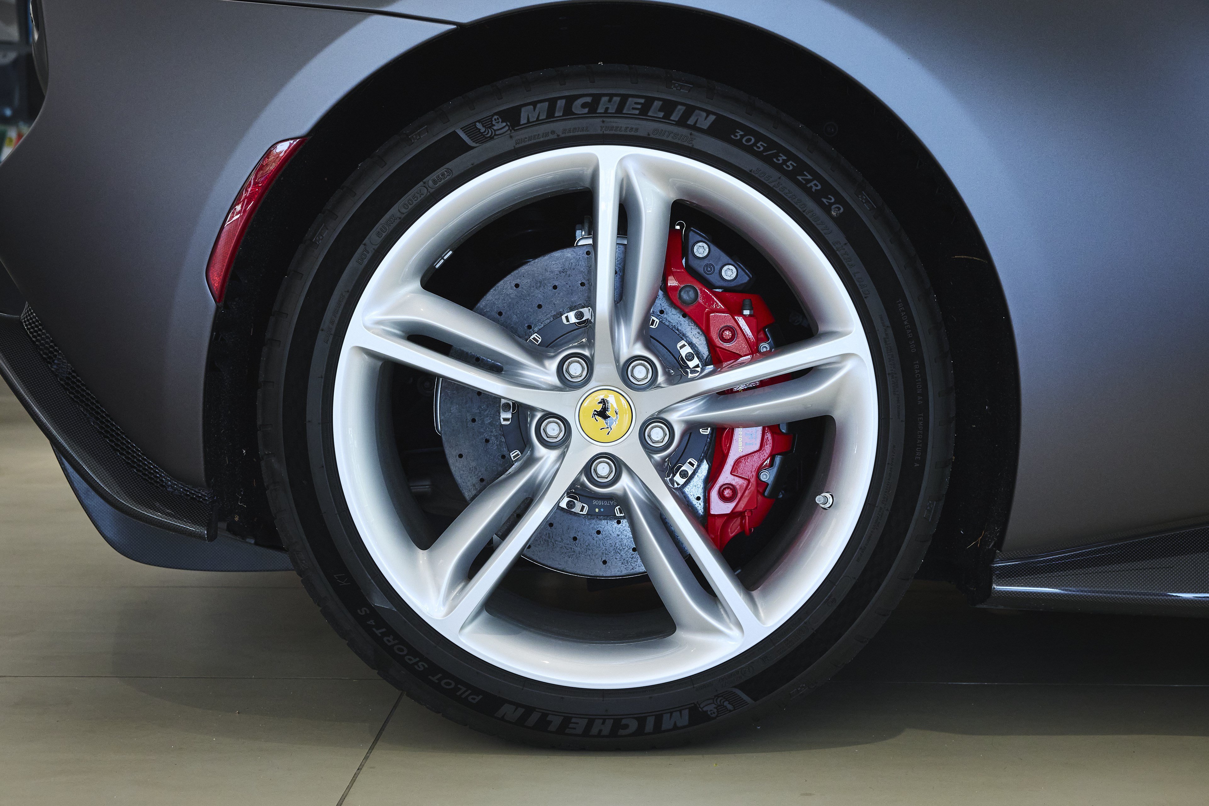 Used 2023 Ferrari 296 GTS RWD image 21