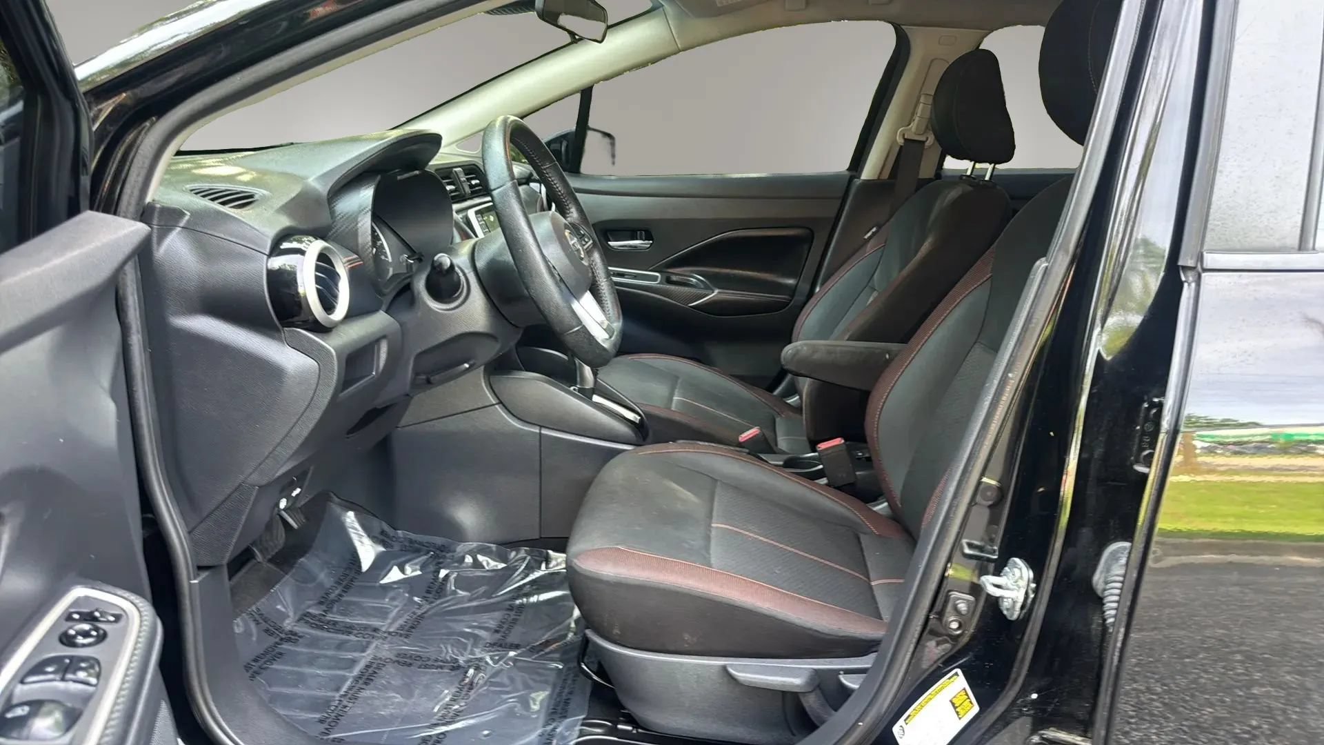 Used 2020 Nissan Versa SR w/ Convenience Package FWD image 10