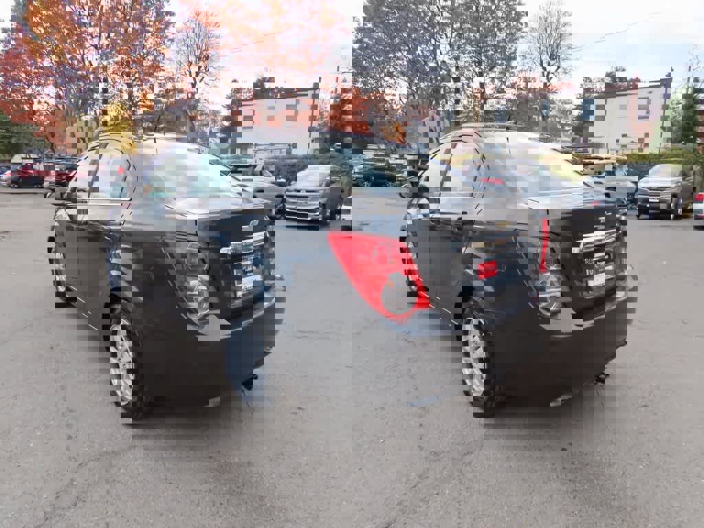 Used 2014 Chevrolet Sonic LT image 4