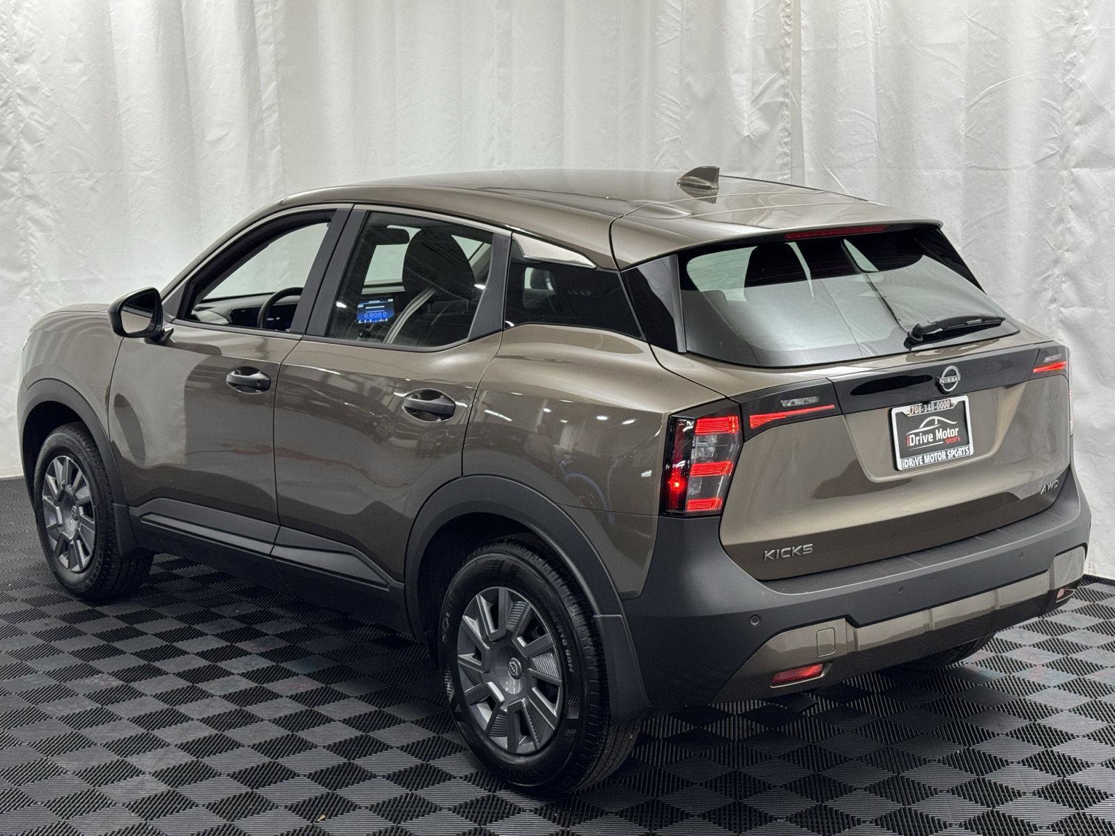 Used 2025 Nissan Kicks S AWD/4WD image 9