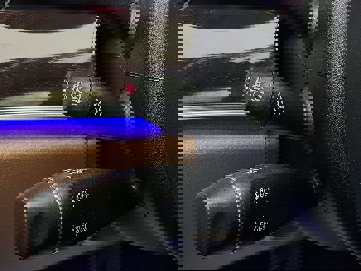 Used 2018 Mercedes-Benz E 400 4MATIC Sedan image 12