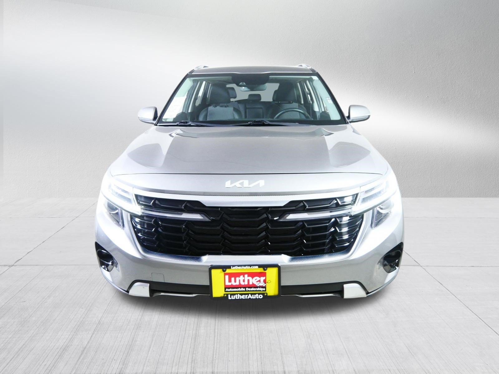 Used 2024 Kia Seltos S AWD/4WD image 2
