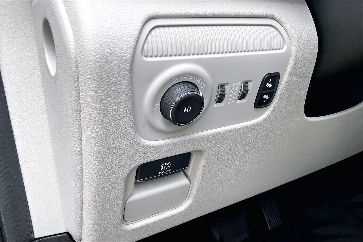 Used 2023 Jeep Wagoneer Series II w/ Convenience Group I RWD image 31