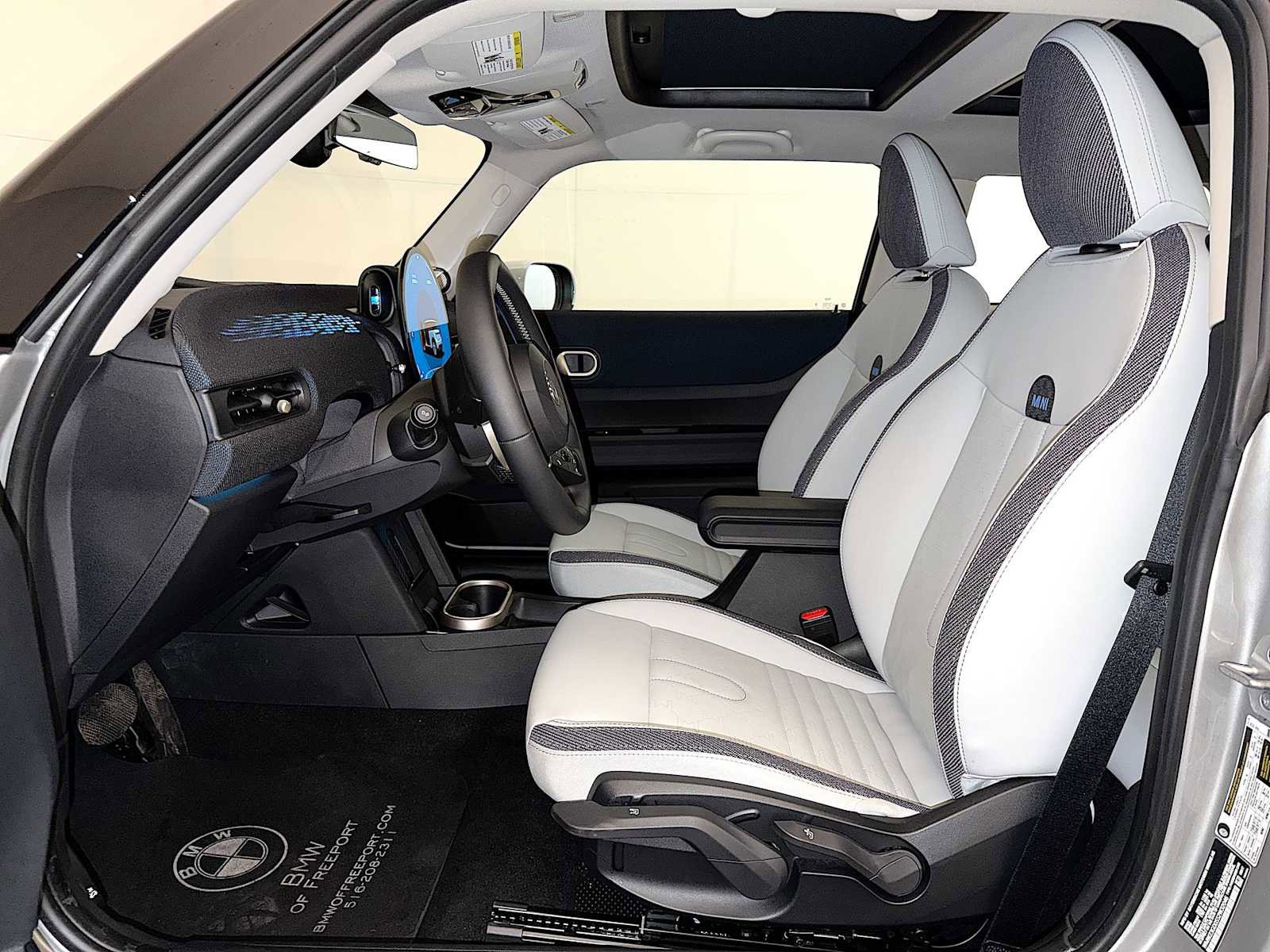 Certified 2025 MINI Cooper S image 9