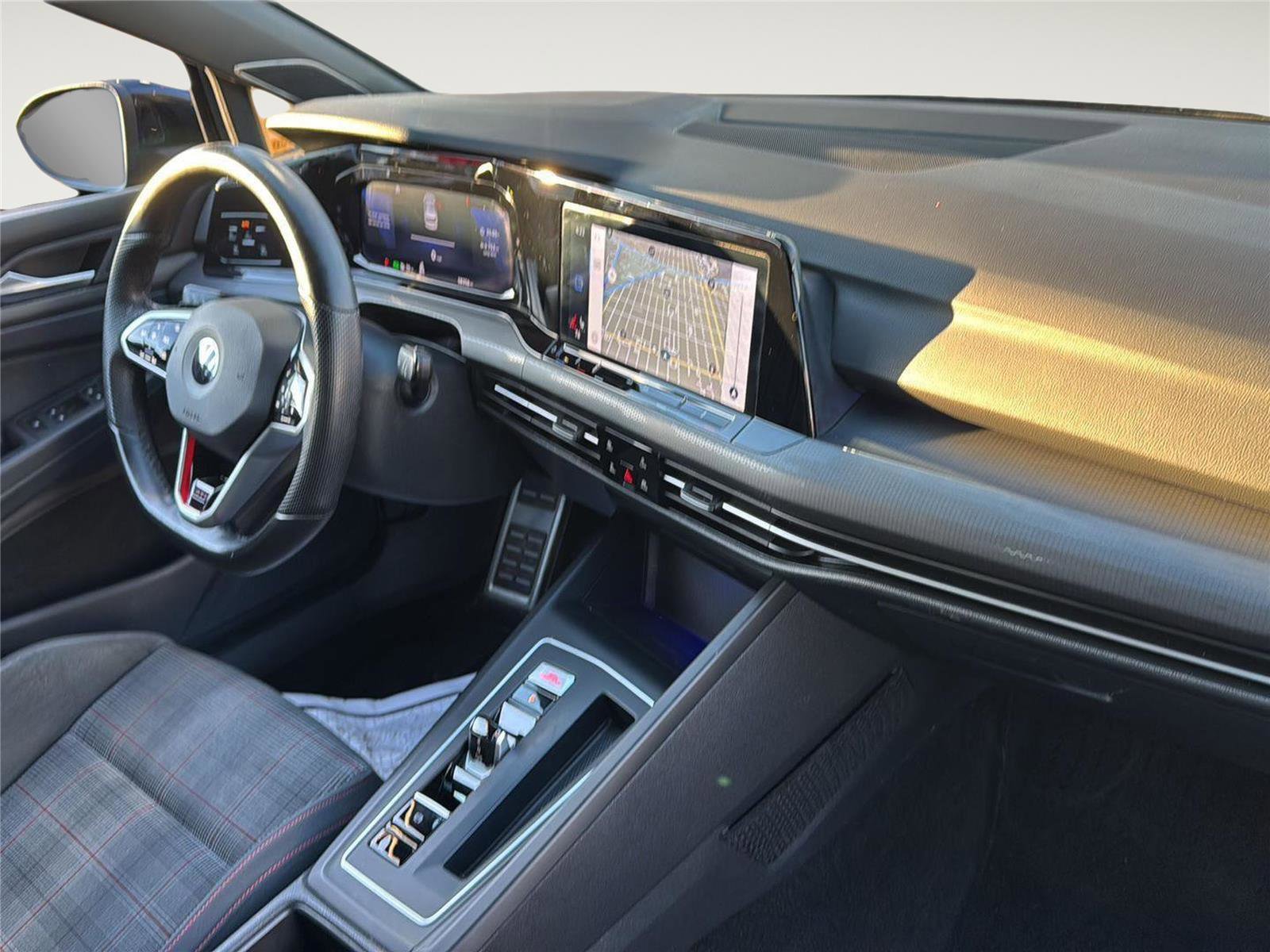 Used 2022 Volkswagen GTI SE image 28