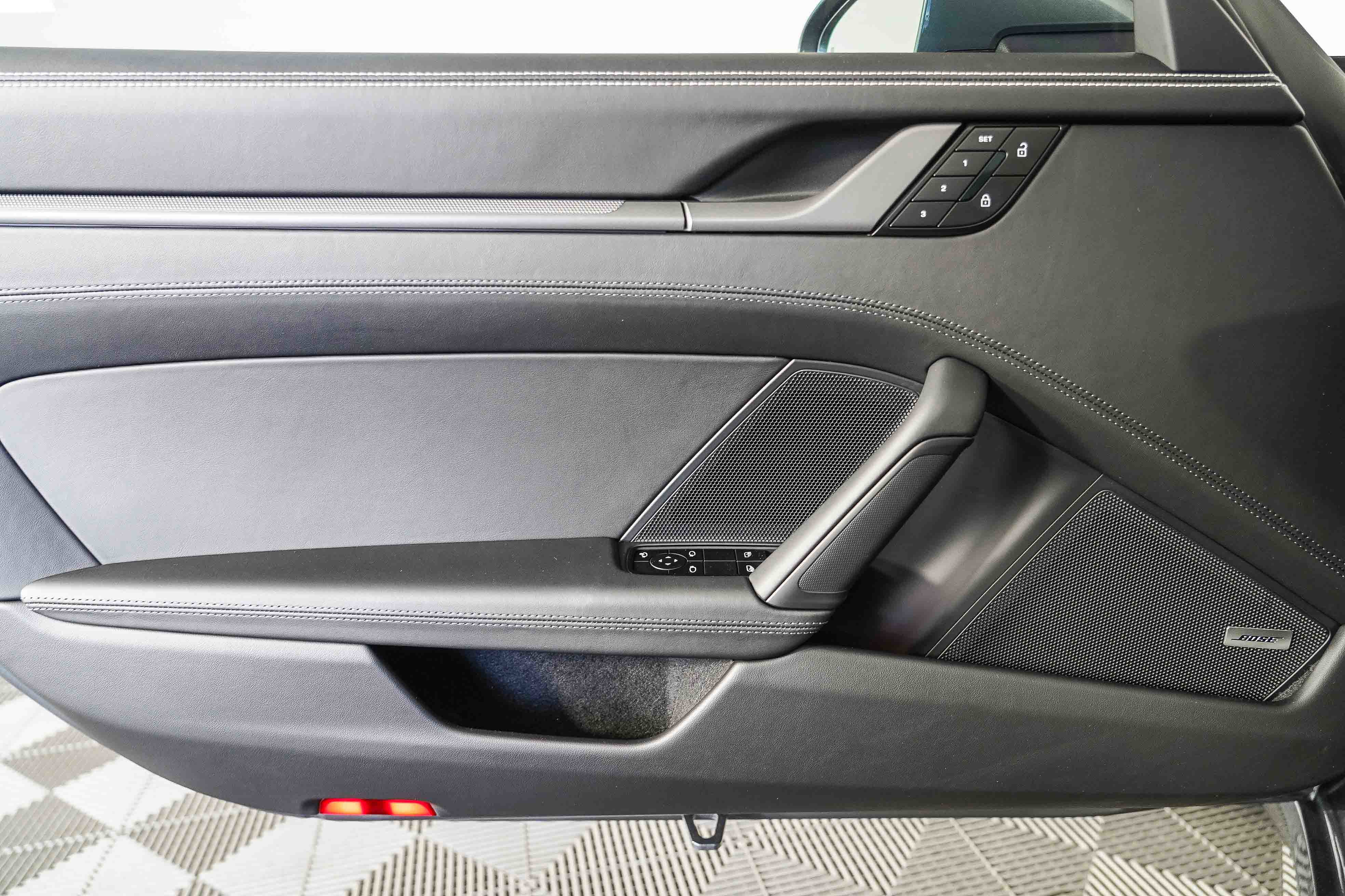 Used 2025 Porsche 911 Carrera image 27
