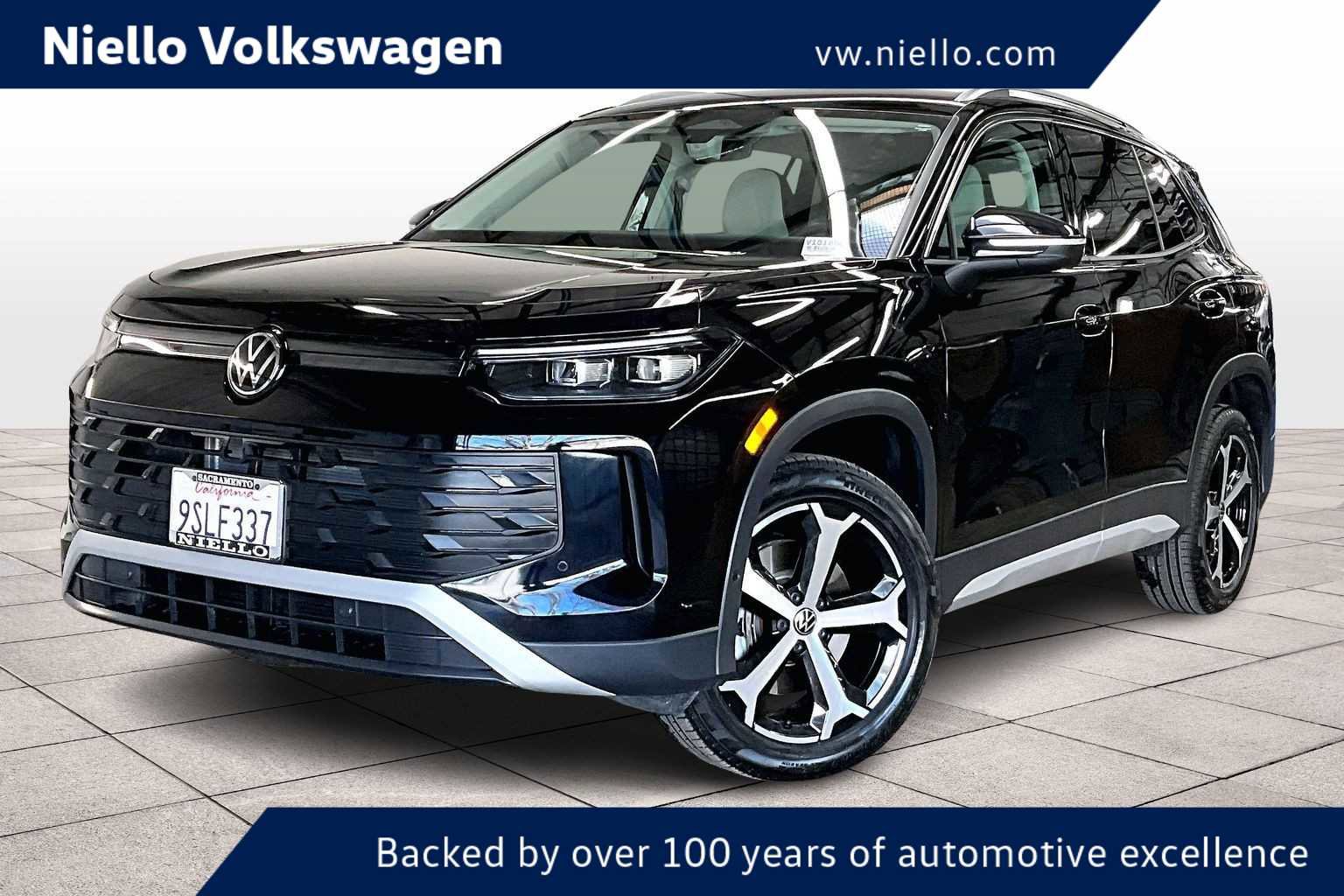 Used 2025 Volkswagen Tiguan SE