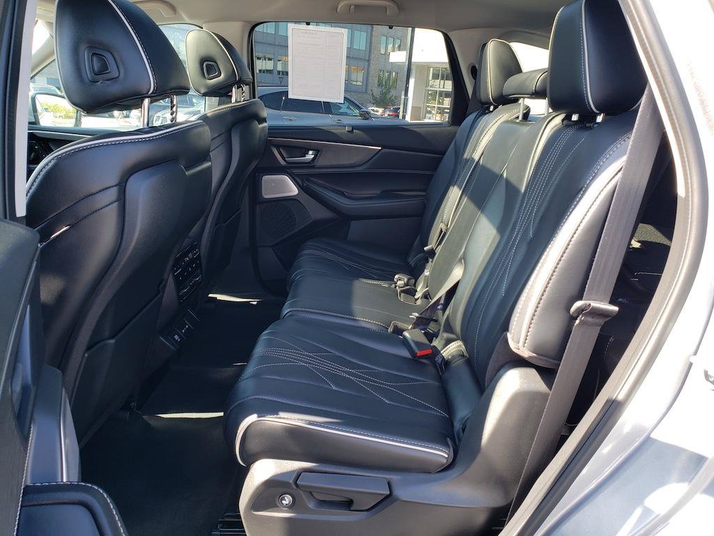 Certified 2026 Acura MDX w/ Advance Package AWD/4WD image 32