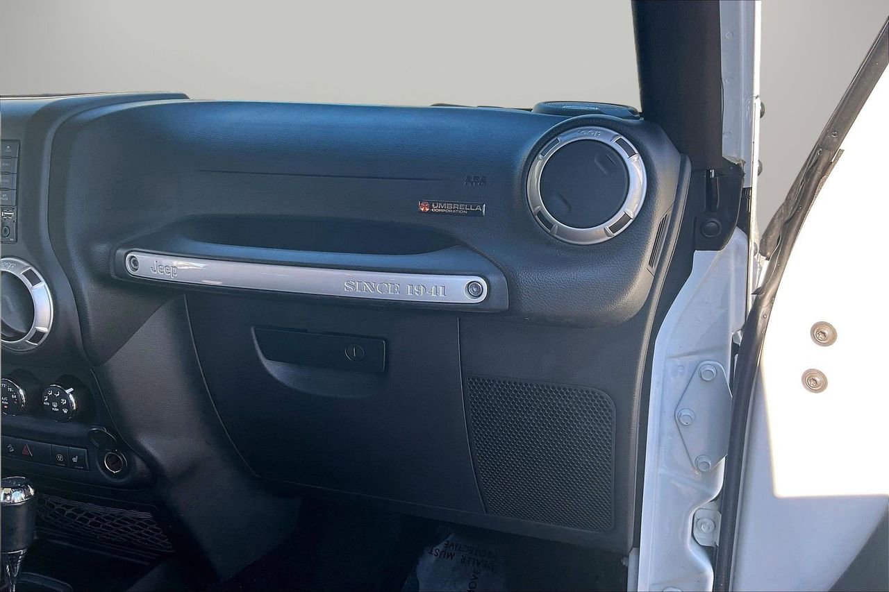 Certified 2017 Jeep Wrangler Unlimited Rubicon image 18