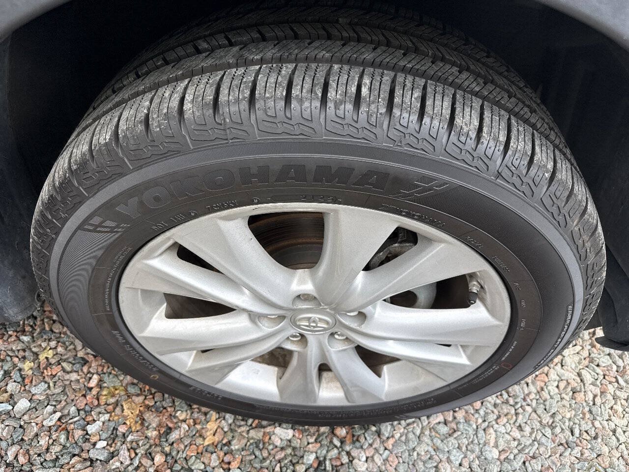 Used 2013 Toyota RAV4 Limited AWD/4WD image 25