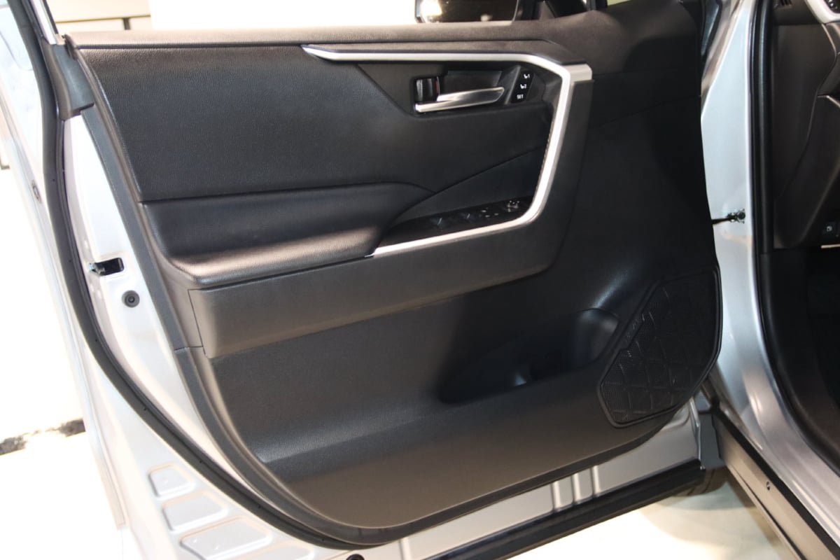 Used 2022 Toyota RAV4 XLE Premium AWD/4WD image 29