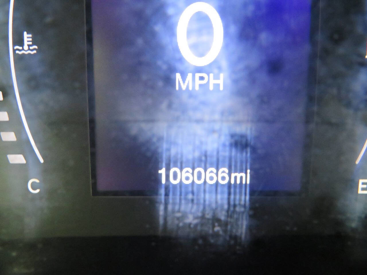 Used 2018 Jeep Renegade Latitude FWD image 18