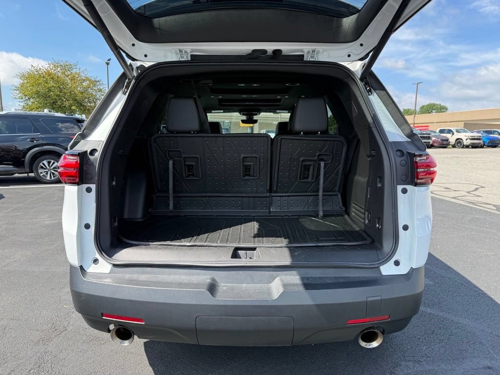 Used 2023 Chevrolet Traverse RS w/ LPO, Floor Liner Package AWD/4WD image 10