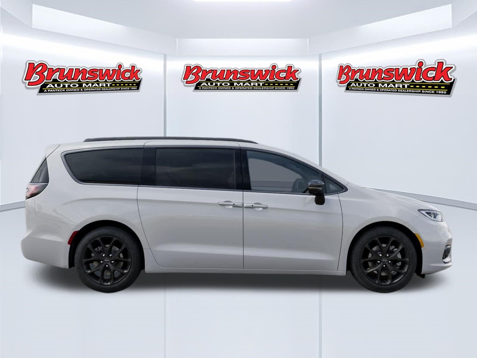 New 2026 Chrysler Pacifica Select w/ S Appearance Package AWD/4WD image 21