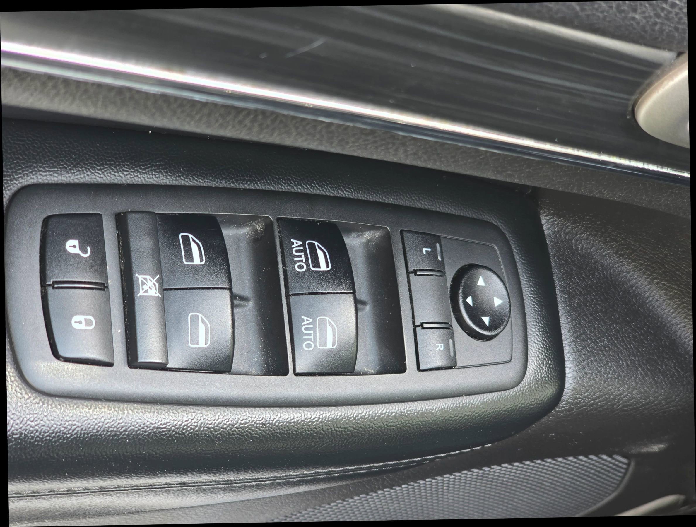 Used 2019 Jeep Grand Cherokee Limited image 17