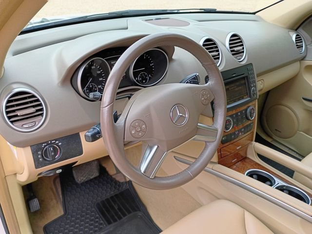Used 2009 Mercedes-Benz ML 320 BlueTEC 4MATIC image 35