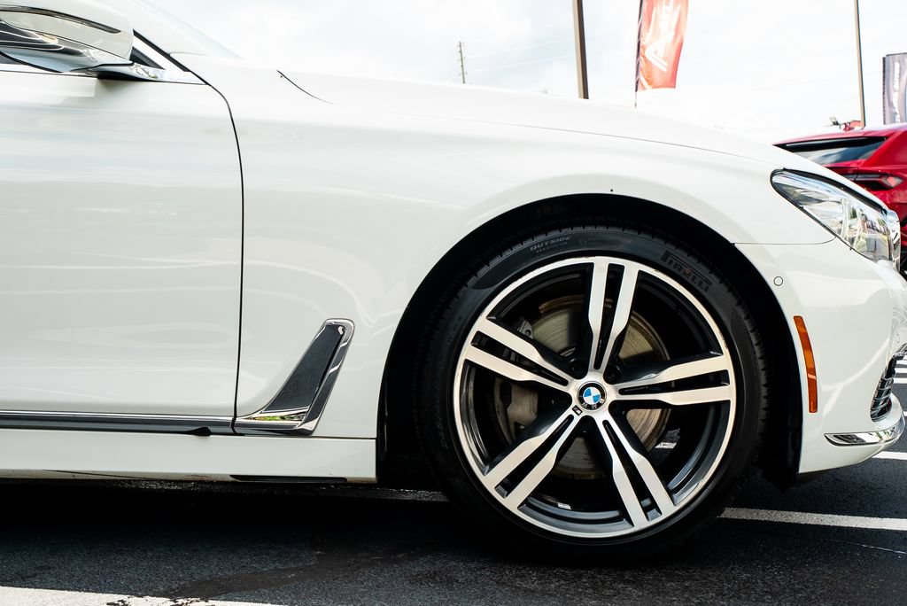 Used 2018 BMW 740i RWD image 9