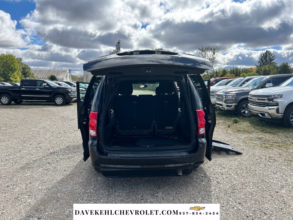 Used 2014 Dodge Grand Caravan SXT w/ UConnect Hands-Free Group FWD image 20