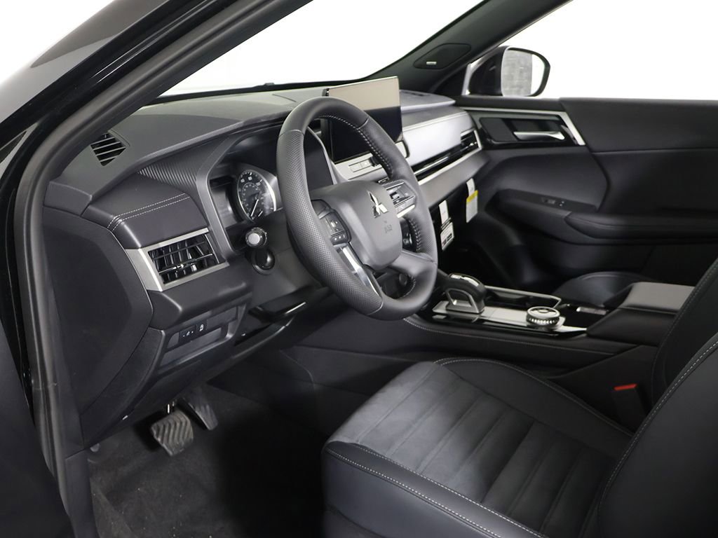 New 2026 Mitsubishi Outlander LE image 25