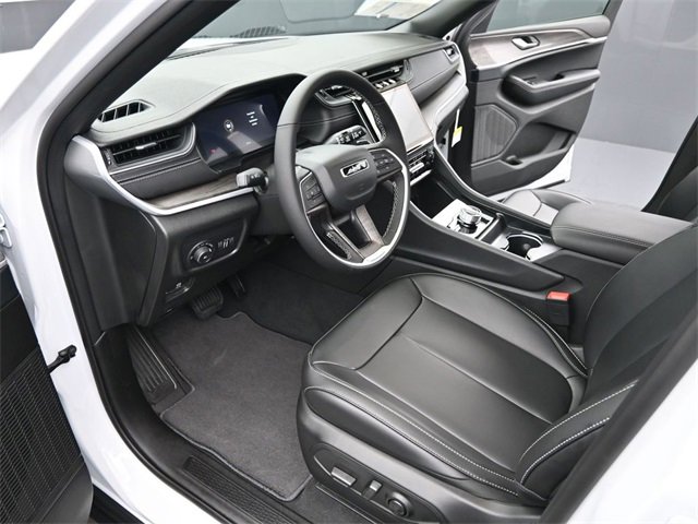 New 2025 Jeep Grand Cherokee L Limited image 9