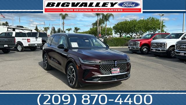 Used 2025 Lincoln Nautilus Reserve image 1